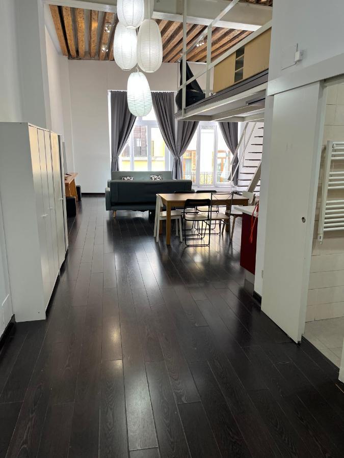 Carretas Duplex Exterior Izquierda Apartment Madrid Luaran gambar