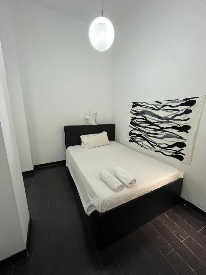 Carretas Duplex Exterior Izquierda Apartment Madrid Luaran gambar