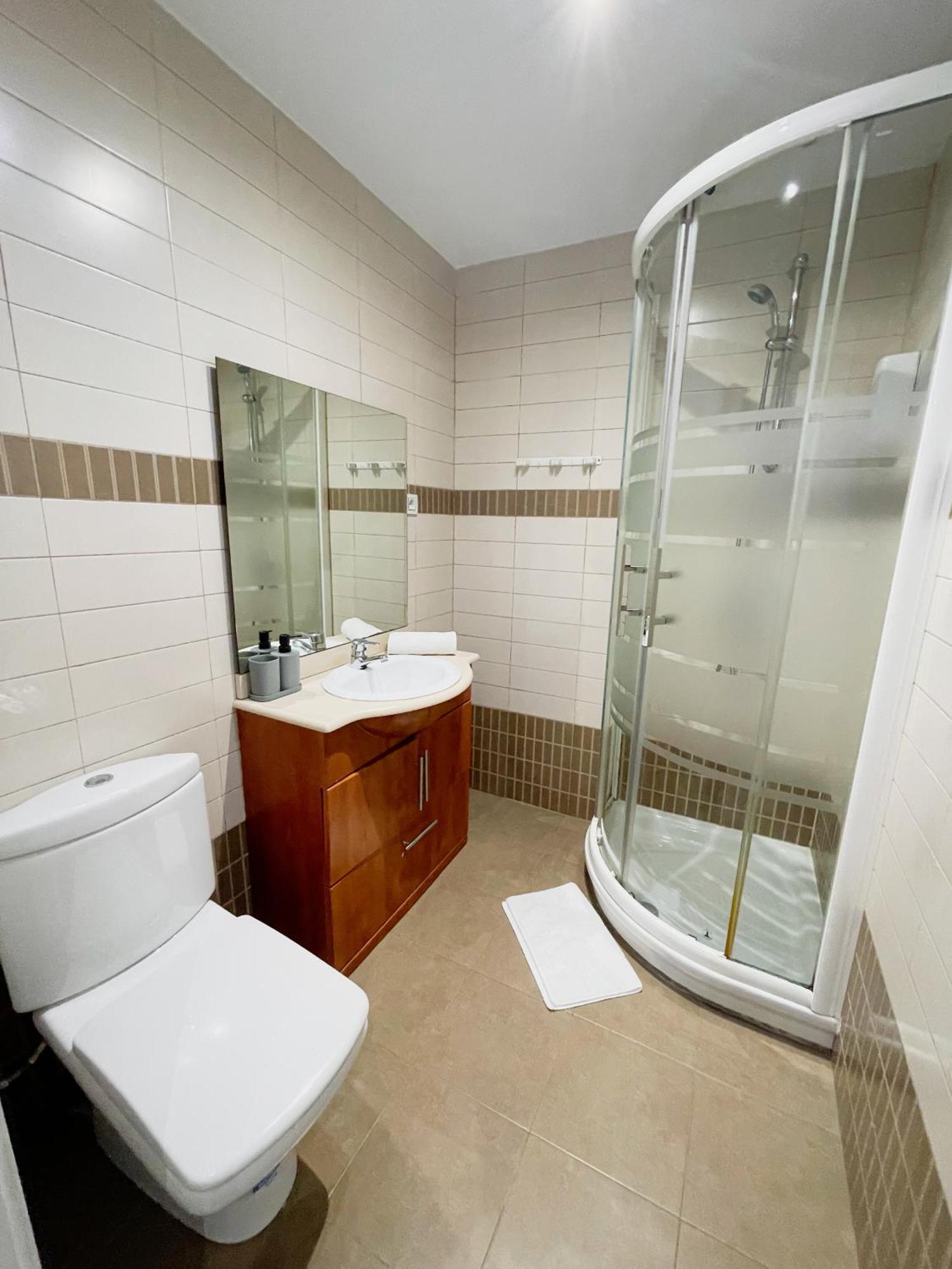 Carretas Duplex Exterior Izquierda Apartment Madrid Luaran gambar