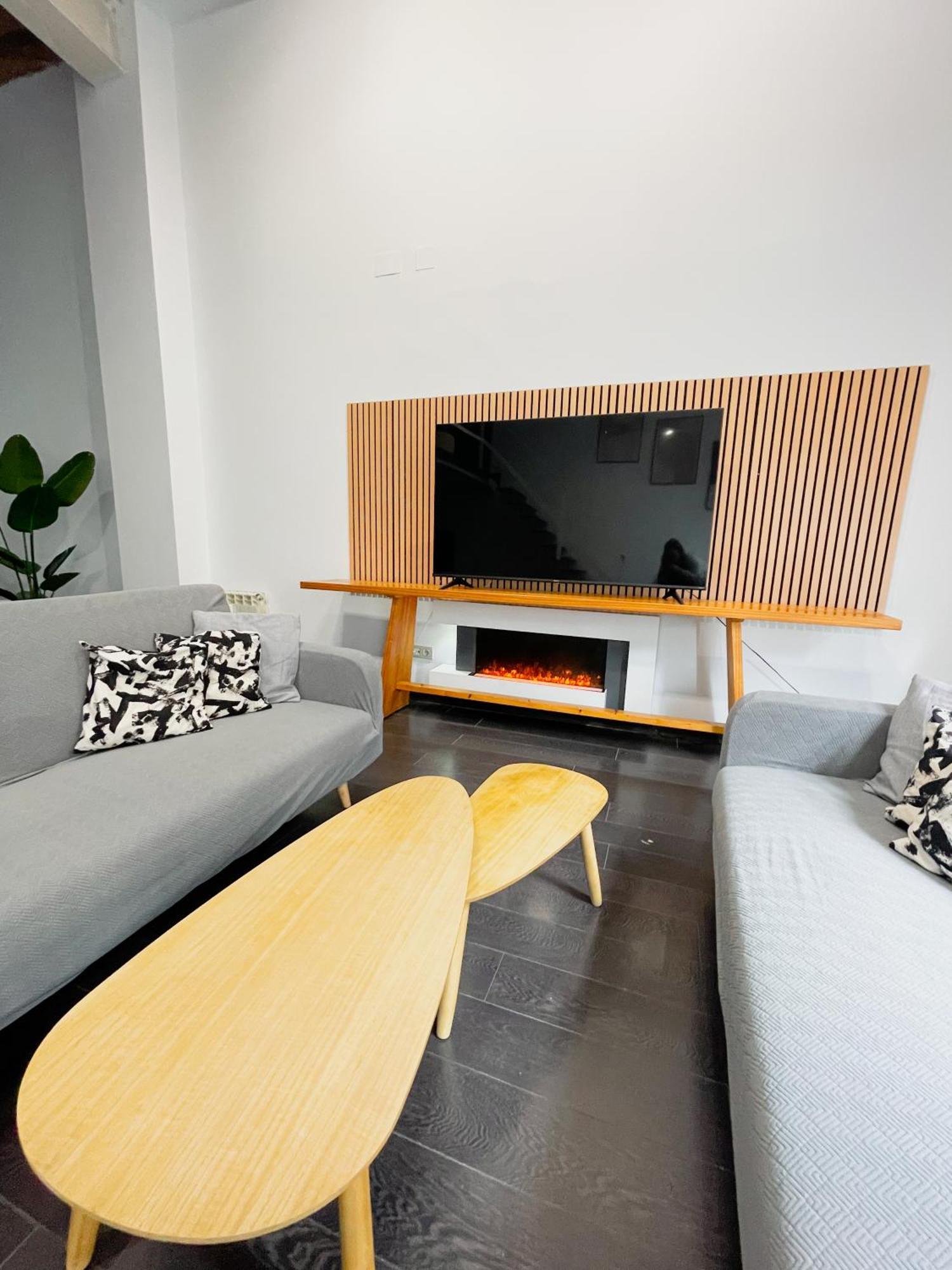 Carretas Duplex Exterior Izquierda Apartment Madrid Luaran gambar