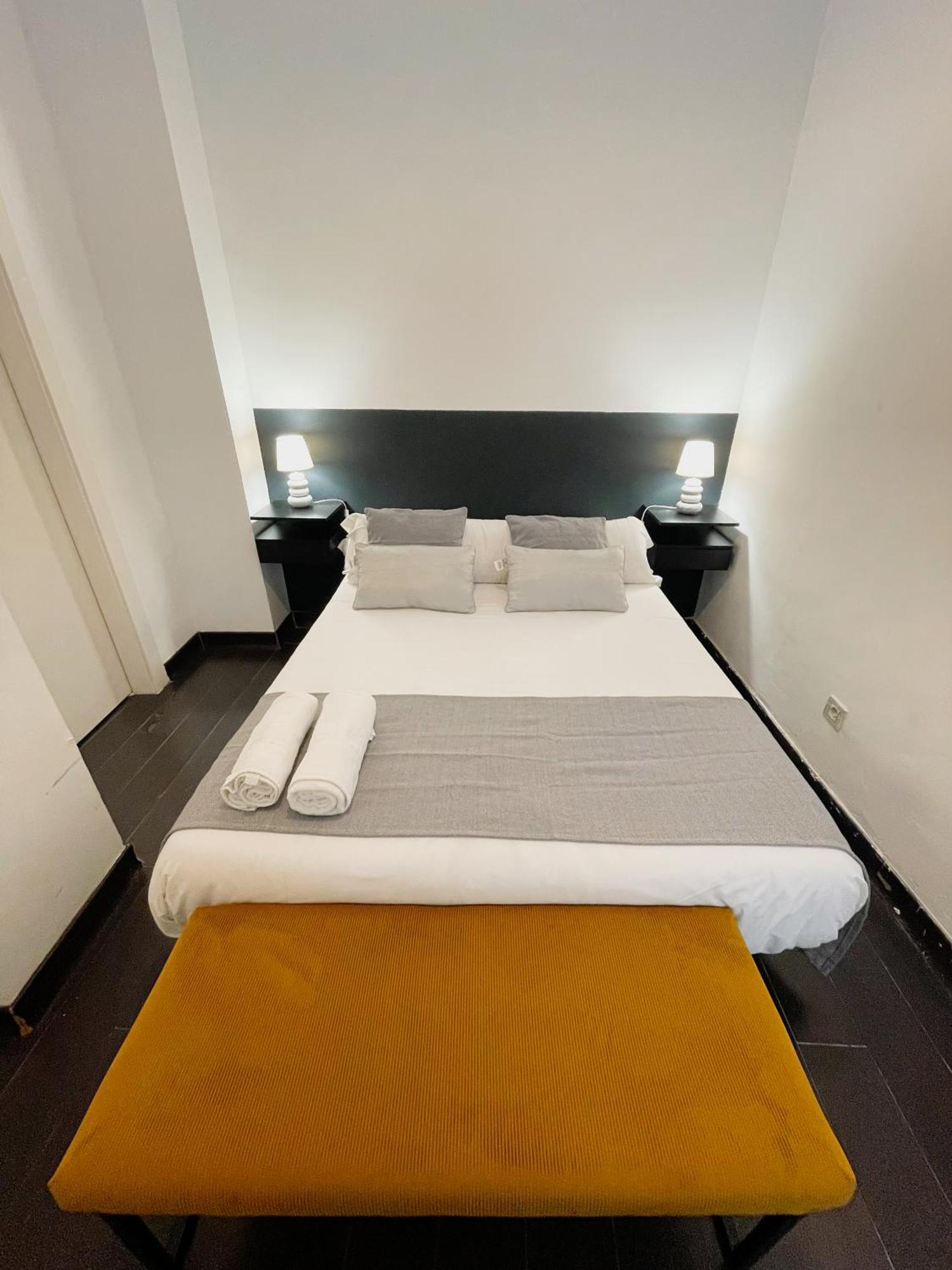Carretas Duplex Exterior Izquierda Apartment Madrid Luaran gambar
