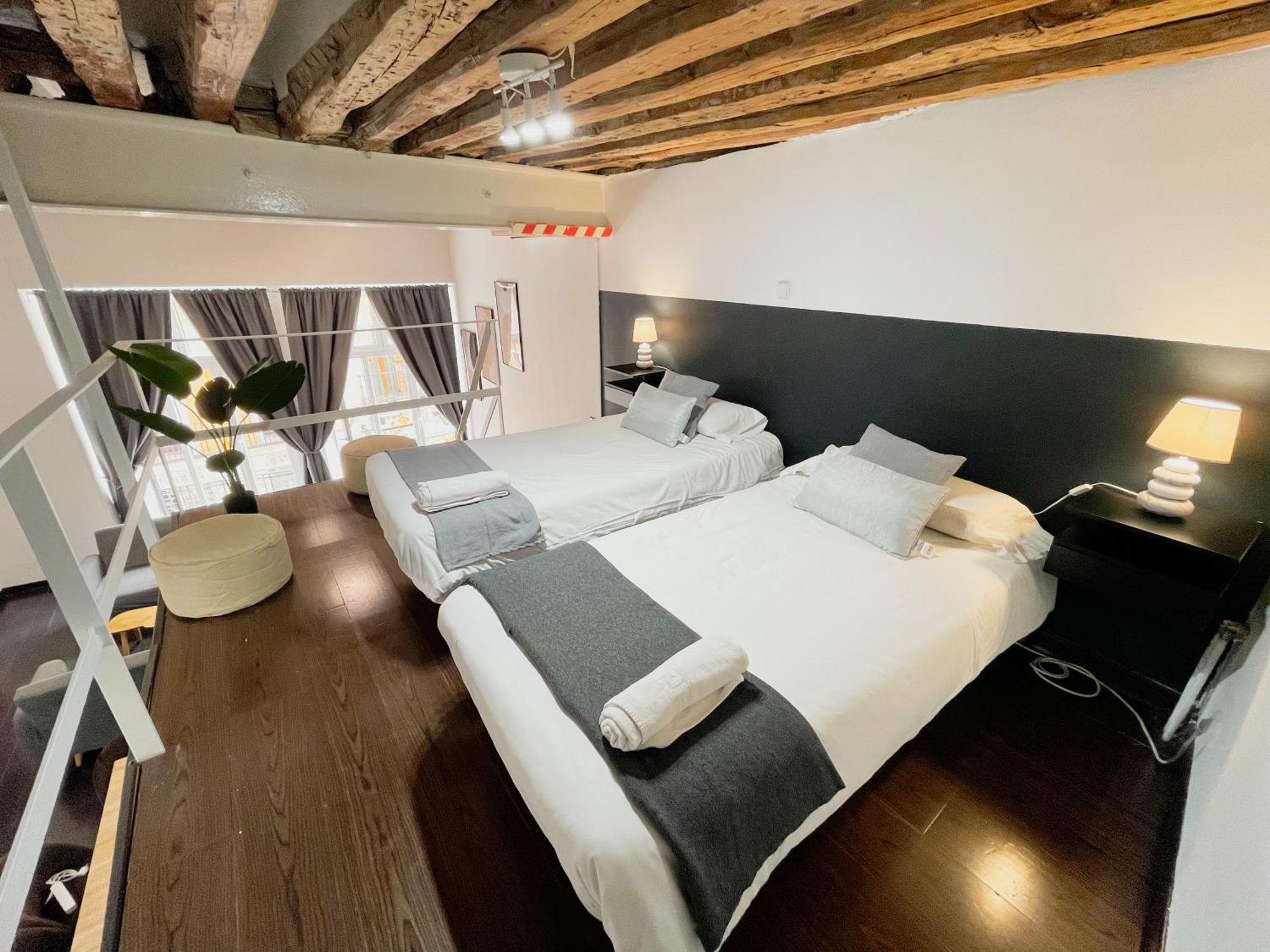 Carretas Duplex Exterior Izquierda Apartment Madrid Luaran gambar