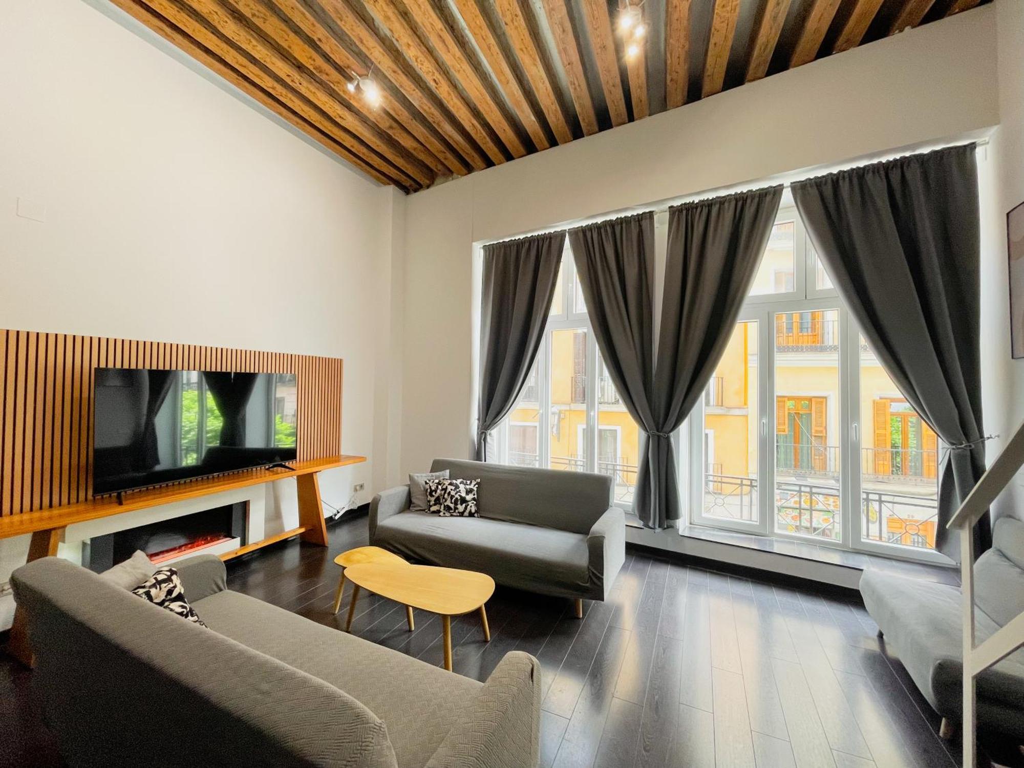 Carretas Duplex Exterior Izquierda Apartment Madrid Luaran gambar