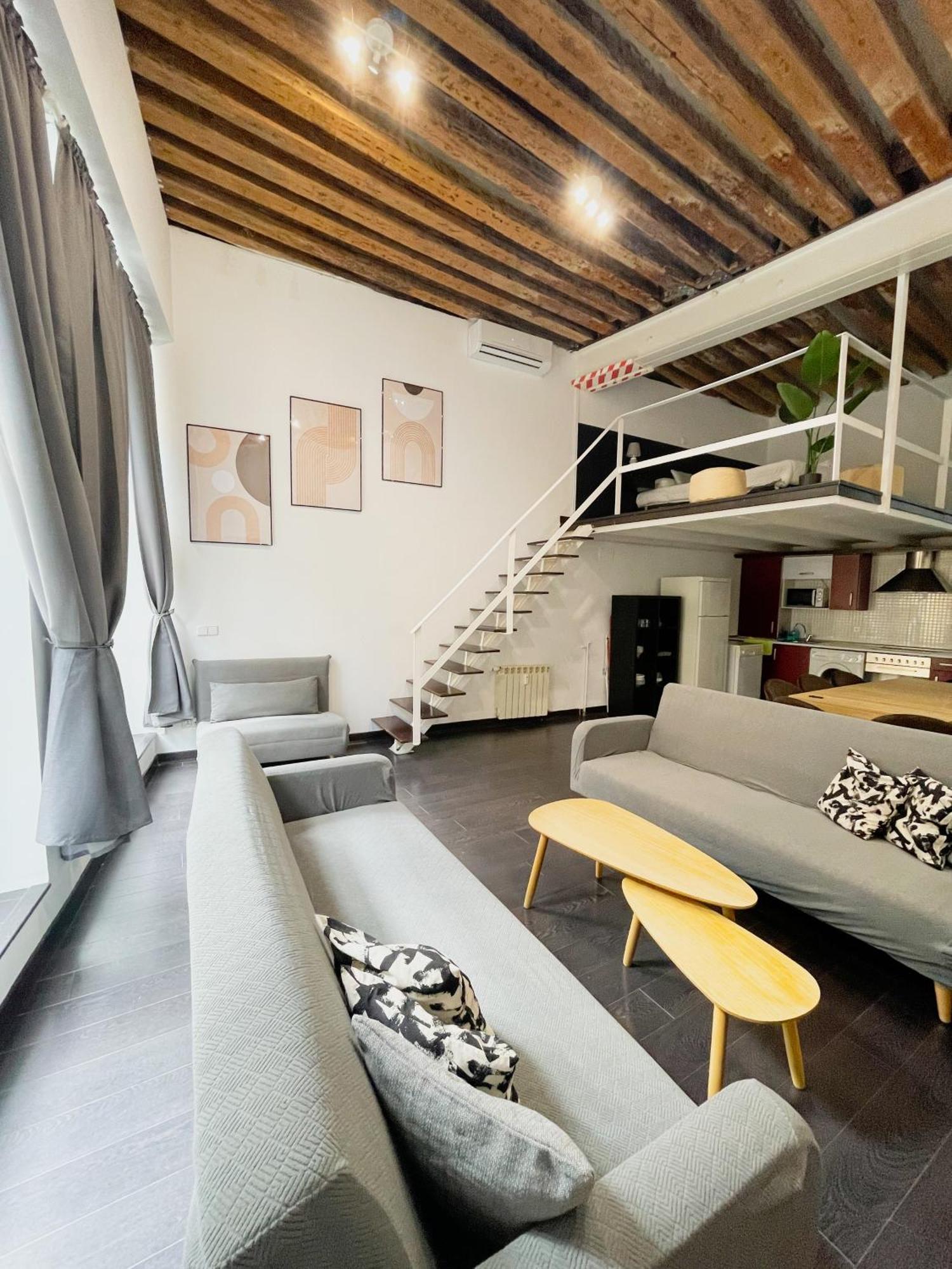 Carretas Duplex Exterior Izquierda Apartment Madrid Luaran gambar