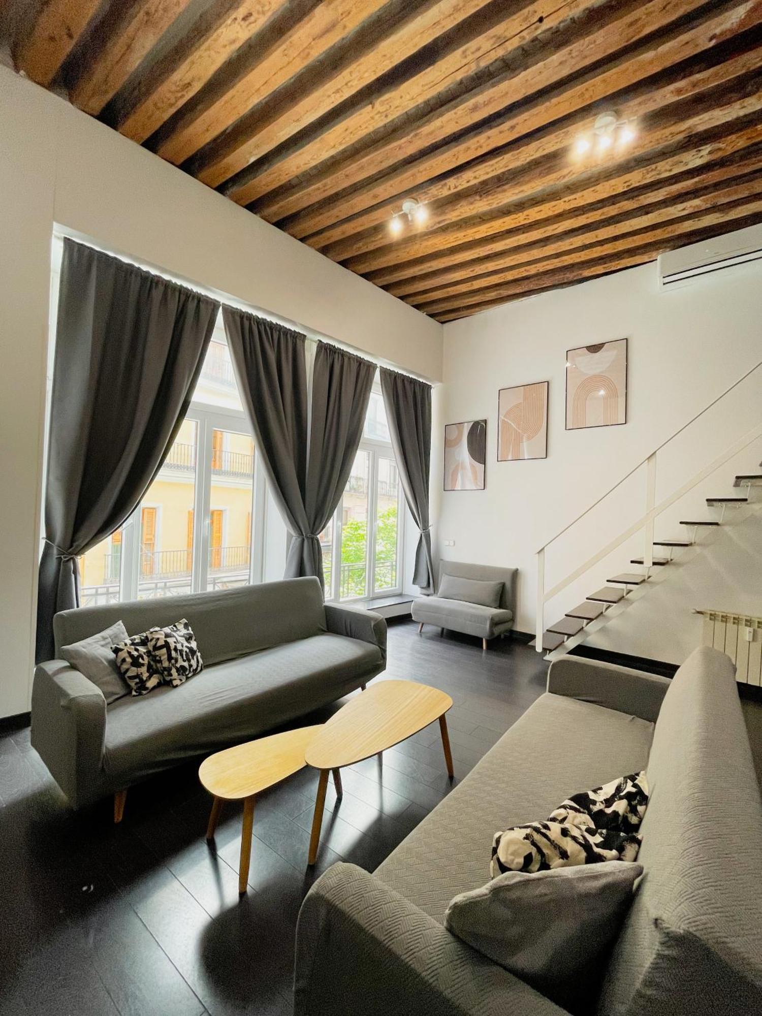 Carretas Duplex Exterior Izquierda Apartment Madrid Luaran gambar